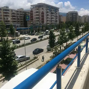 Summer Wlora